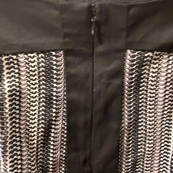 eci New York Black and White Printed Pencil Skirt in Size 14 - Picture 6 of 10